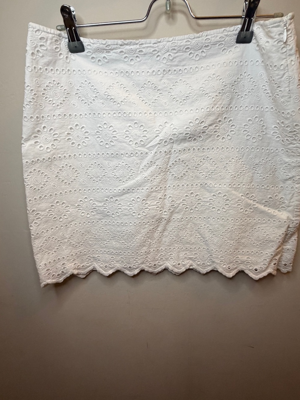 Vineyard Vines White Eyelet Lace Mini Skirt